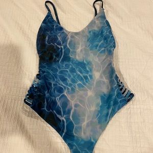 Stone Fox Swimwear - One Piece - Size Small